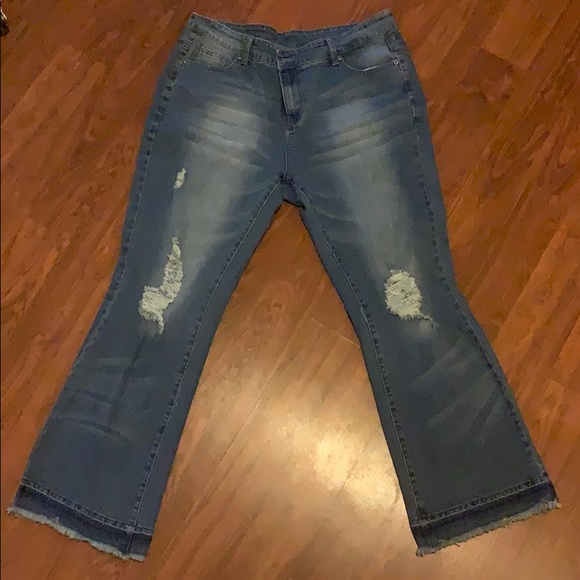 Women’s size 14 distressed ankle jeans - Picture 1 of 2